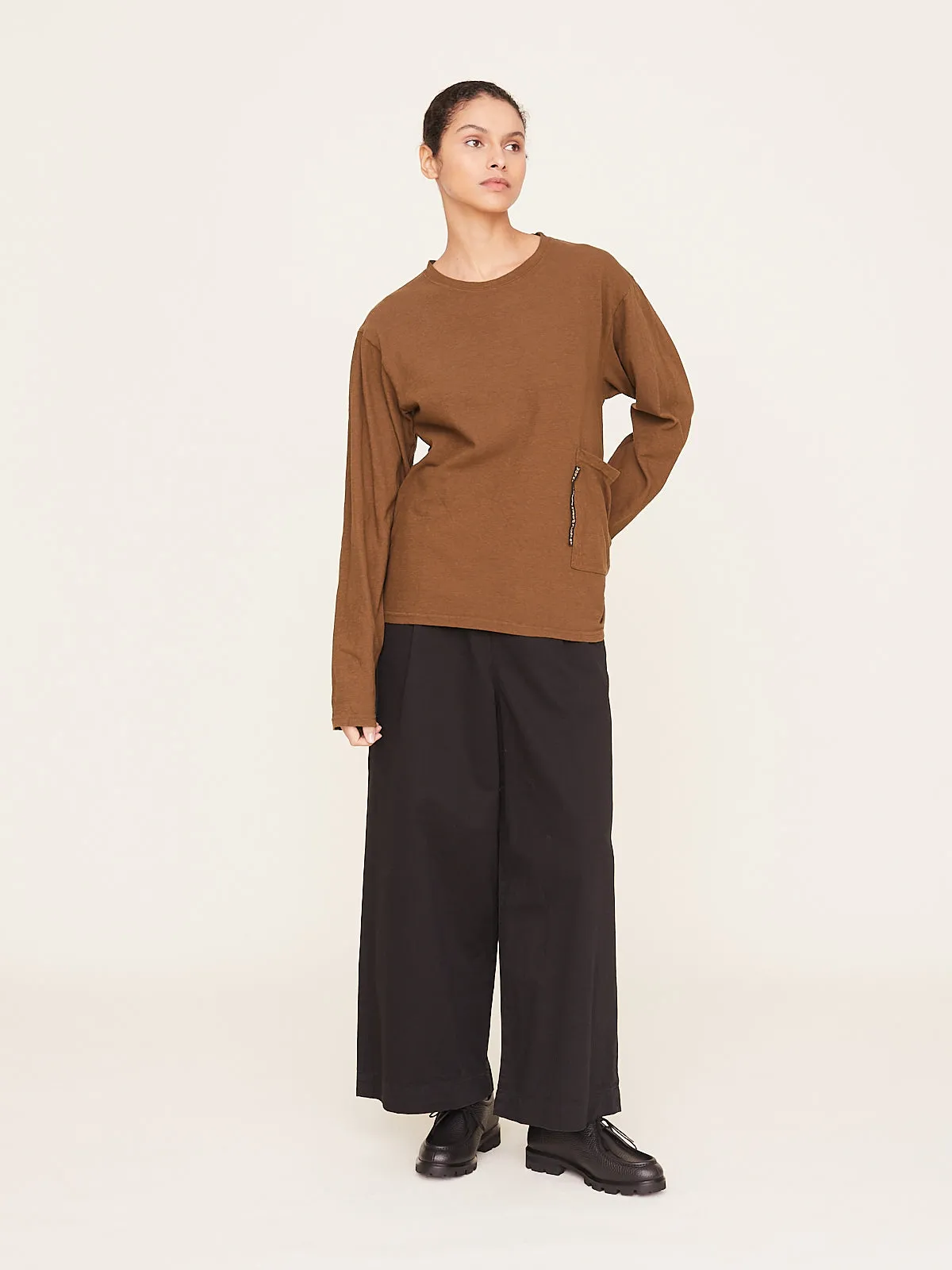 Gauze Jersey Biscuit Pocket Long Sleeve T-Shirt in Brown Khaki