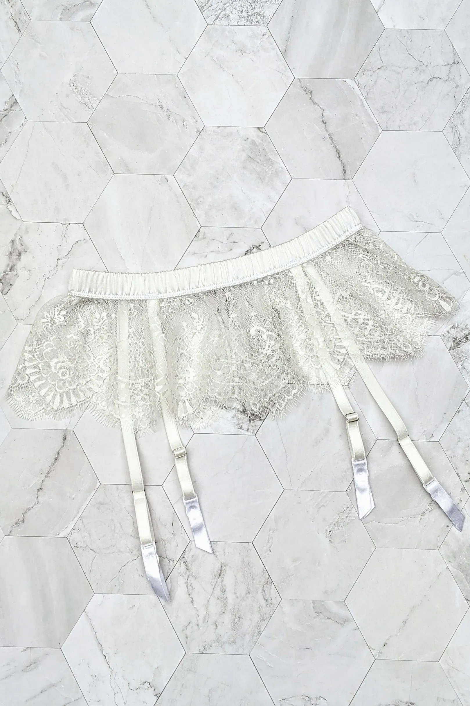 Giselle suspender belt