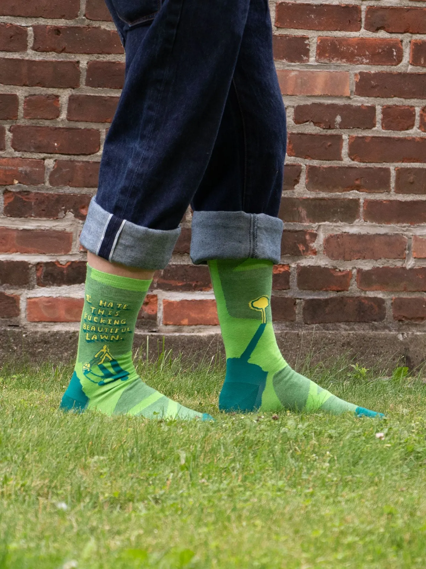 I Hate This Fucking Beautiful Lawn M-Crew Socks