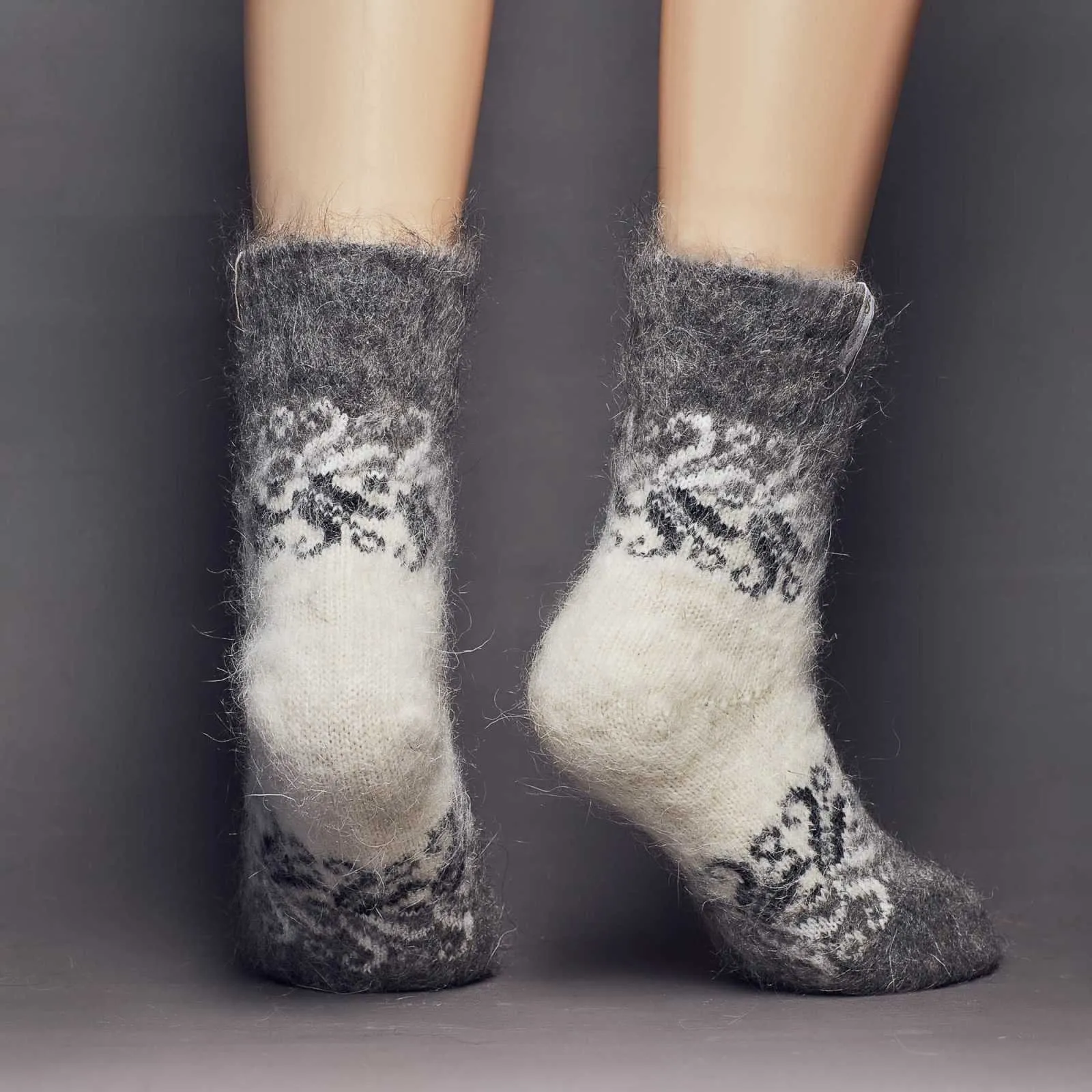 Unisex Frosted Swirls Goat Wool Non-Binding Crew Socks