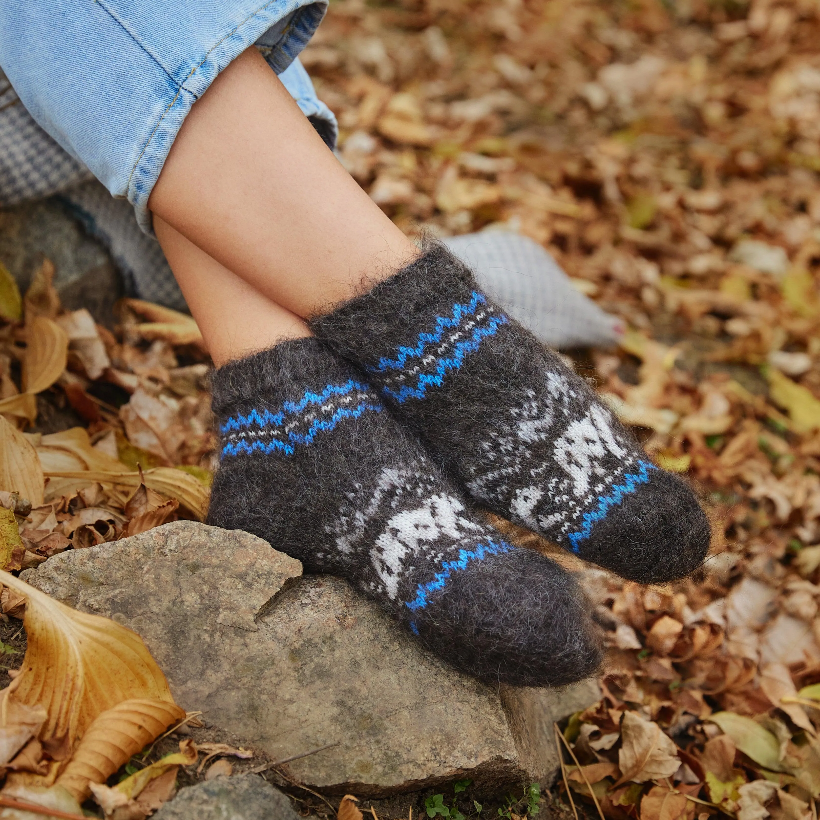 Unisex Rambling Bear Non-Binding Goat Wool Low-Cut Socks