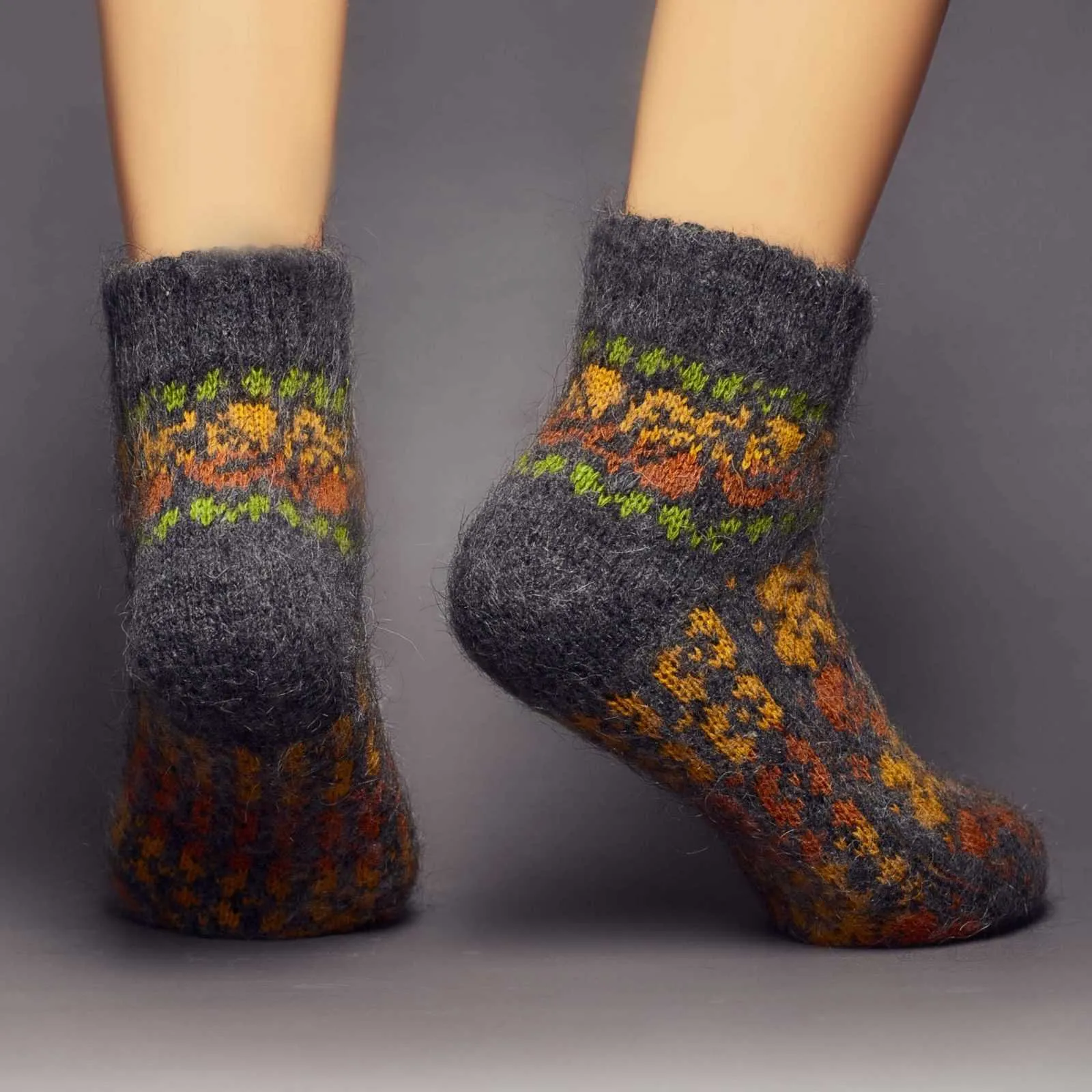 Women's Autumn Leaves Goat Wool Low-Cut Socks